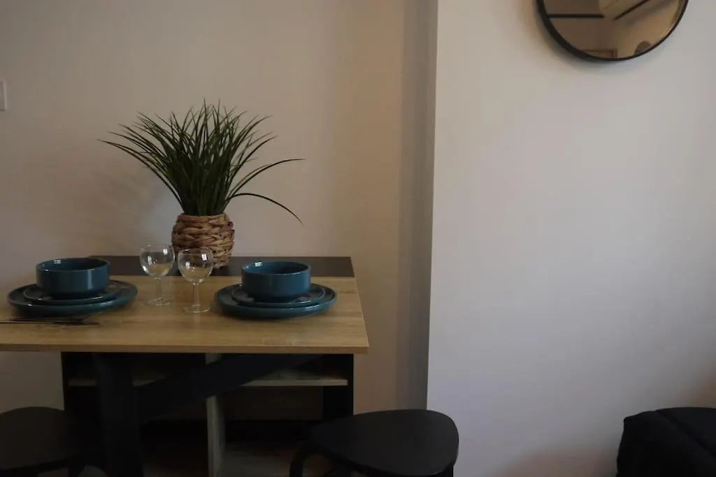 Petit Cocon Douillet Climatise Pour 2 Pers Apartment La Crau France